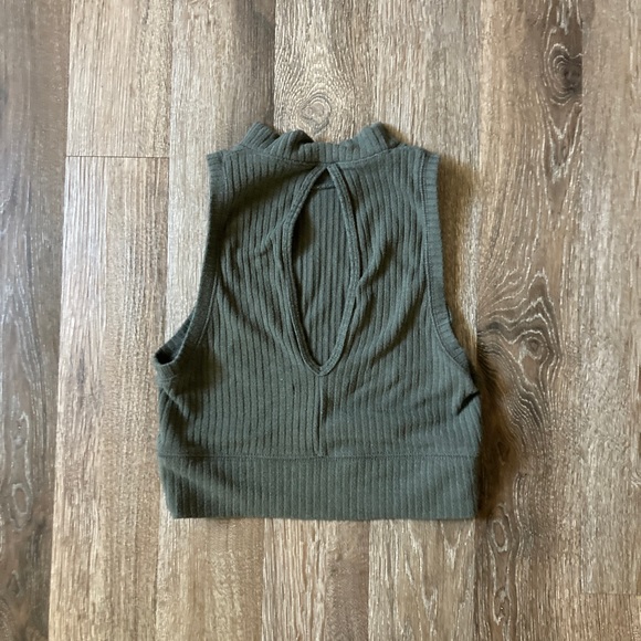 Abercrombie & Fitch olive green mock neck crop top. Has keyhole cutout on back. - Picture 2 of 2